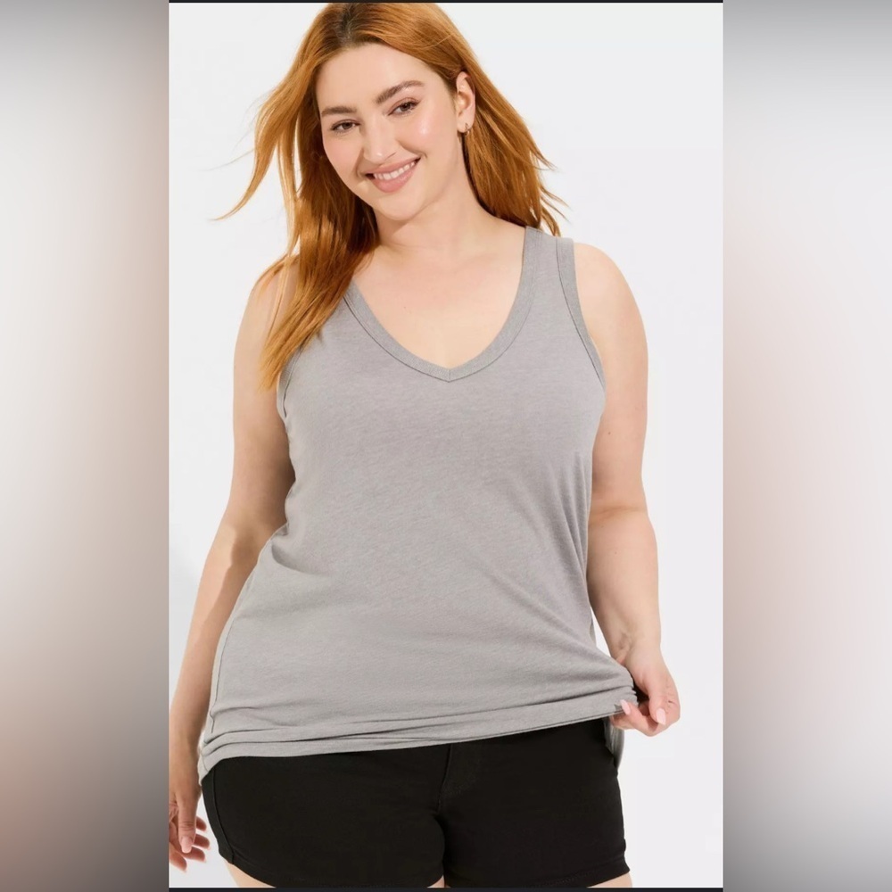 4X - torrid V-Neck Tank
